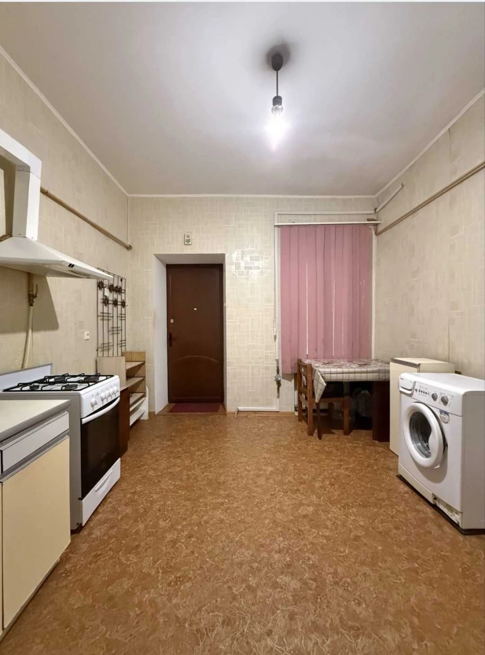 1 bedroom apartment, large area. Center.