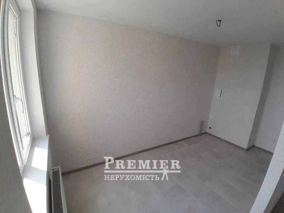 For Sale: 1-bedroom apartment in the "Odes'ki Traditsii" residential complex on Grushevsky Street