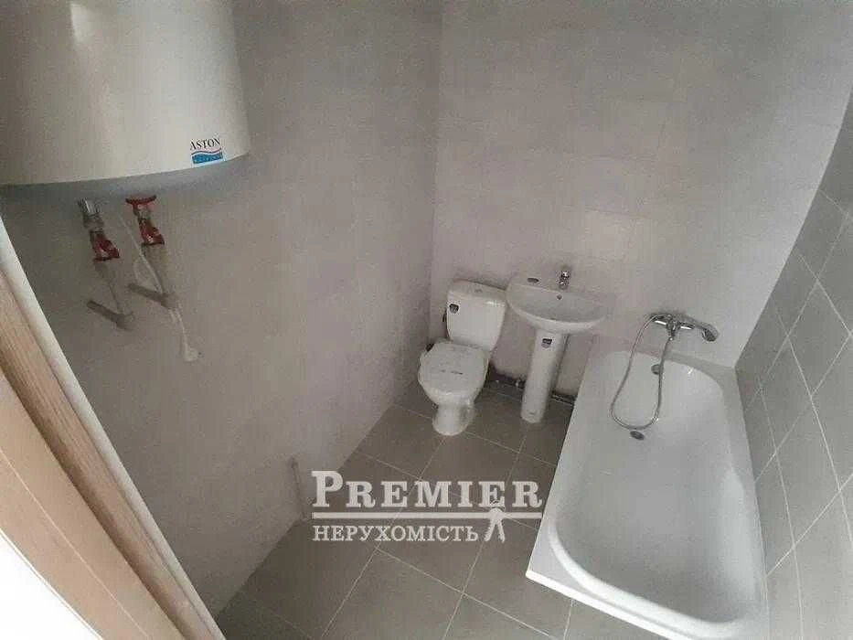 For Sale: 1-bedroom apartment in the "Odes'ki Traditsii" residential complex on Grushevsky Street