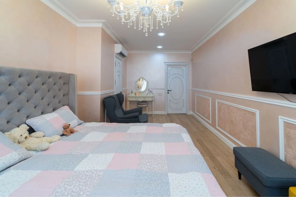 Urgent! For Sale: Apartment on M. Govorova