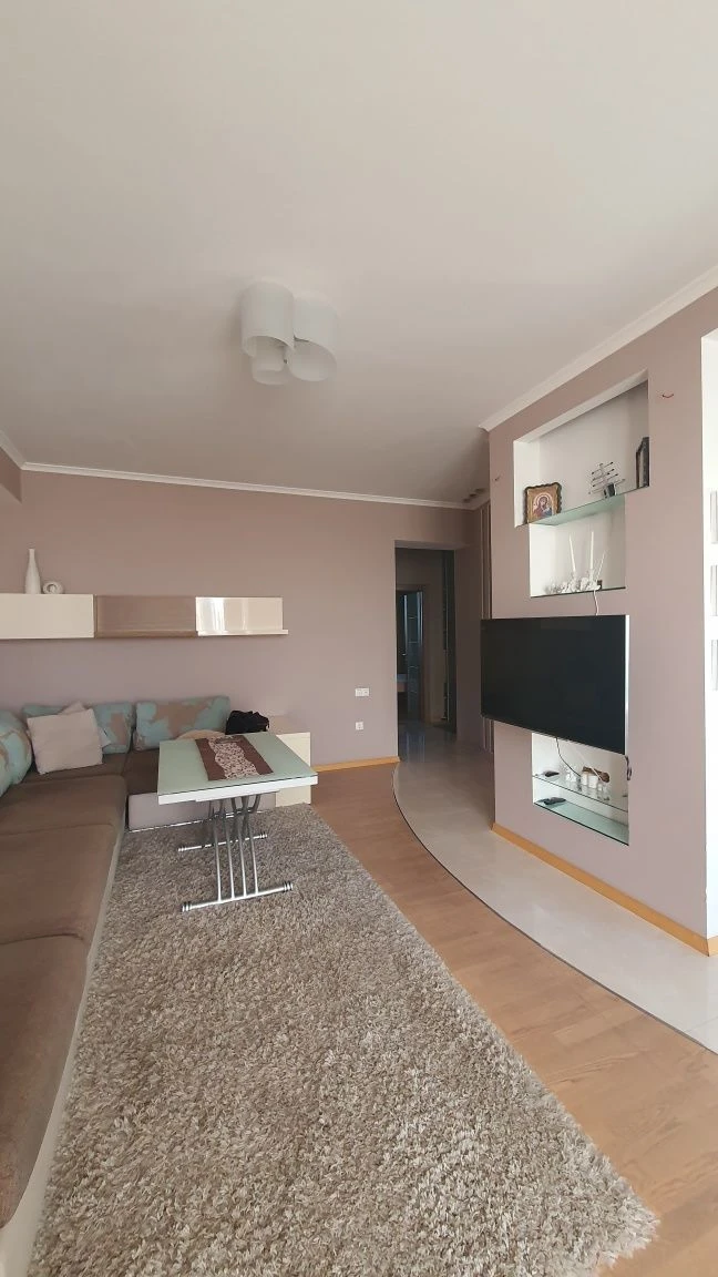 Apartment for sale with a view of the Dnipro River