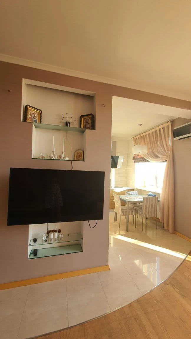 Apartment for sale with a view of the Dnipro River