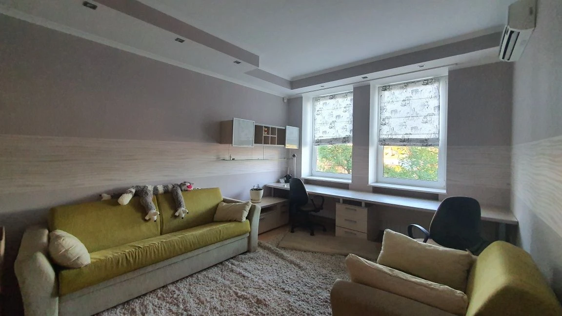 Apartment for sale with a view of the Dnipro River