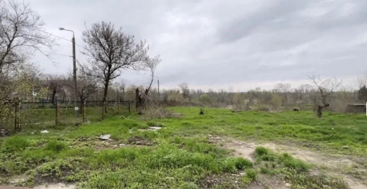 Land plots of 10 acres in Veliky Lúzi.