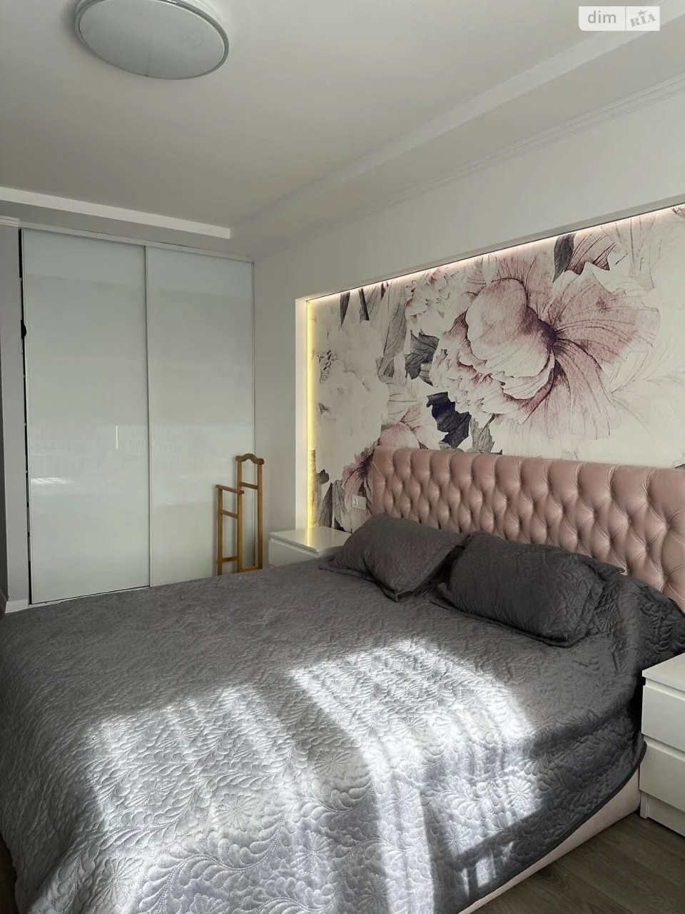 Long-Term Rental Apartment, Podil