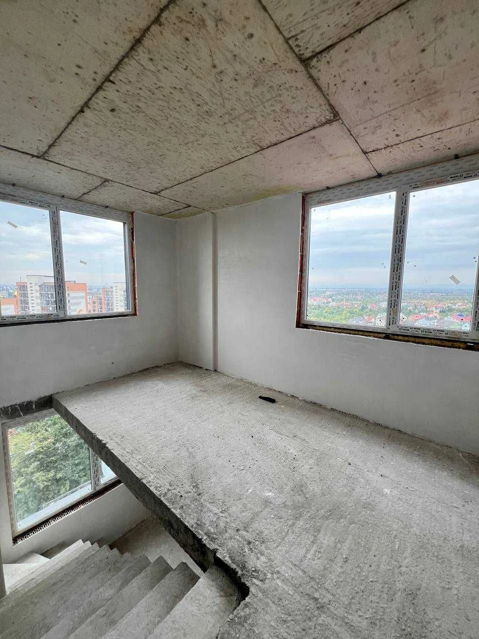 Two-level apartment with a view of the mountains at a super price