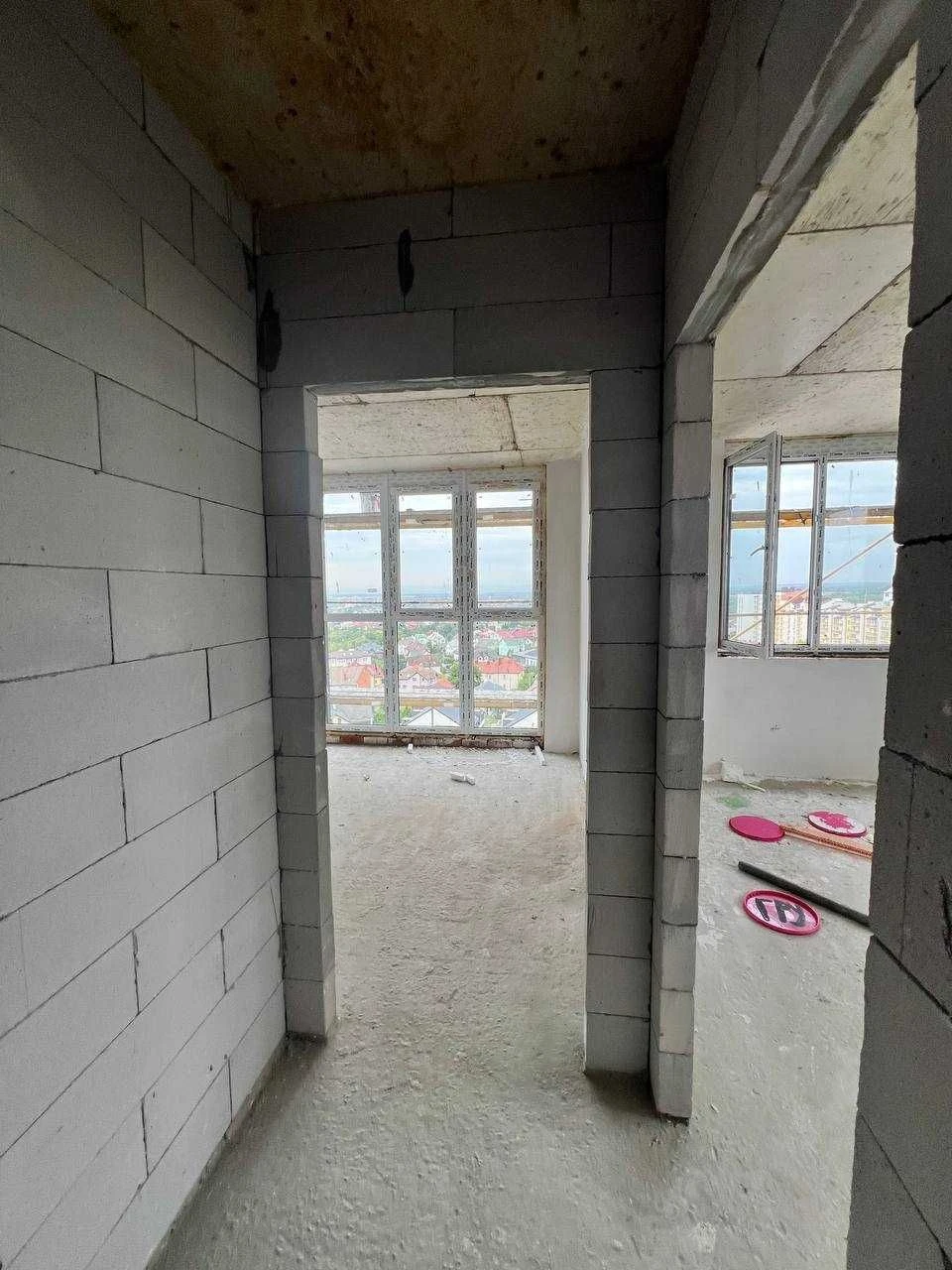 Two-level apartment with a view of the mountains at a super price