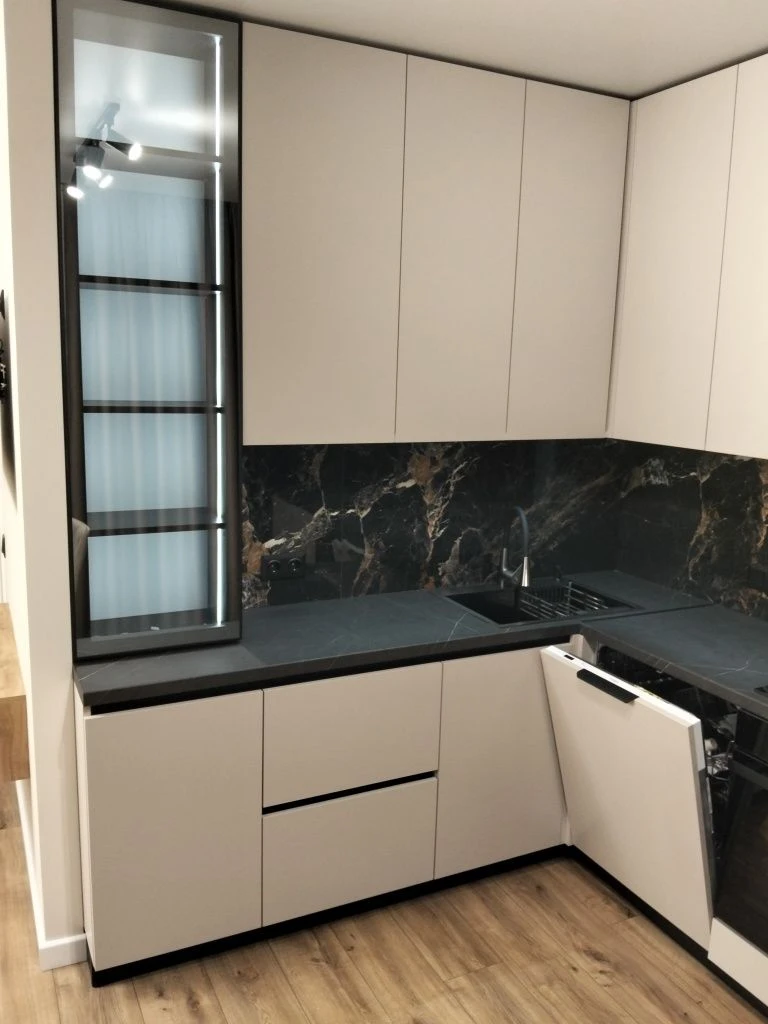 Продается 1,5-комнатная квартира 43,5 м²