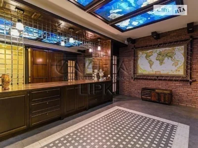 Sale of 4-room apartment 260 sq. m on Andriy Verkhoglyada St. 1-20A