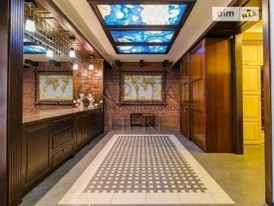 Sale of 4-room apartment 260 sq. m on Andriy Verkhoglyada St. 1-20A