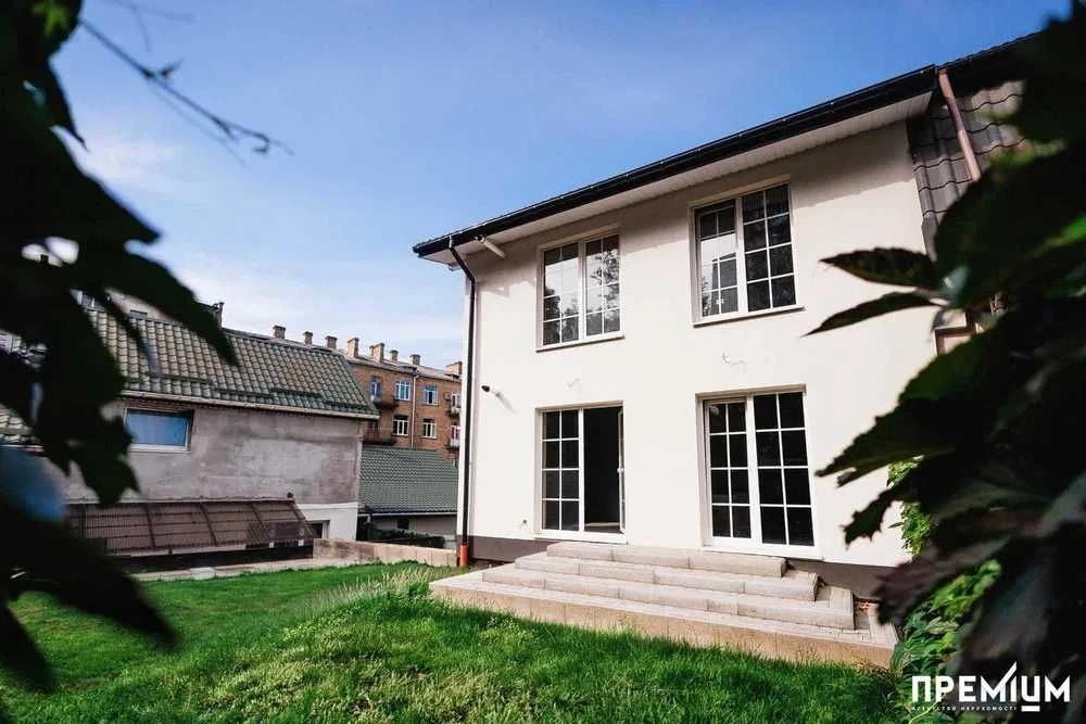 One-room apartment for sale in the city center