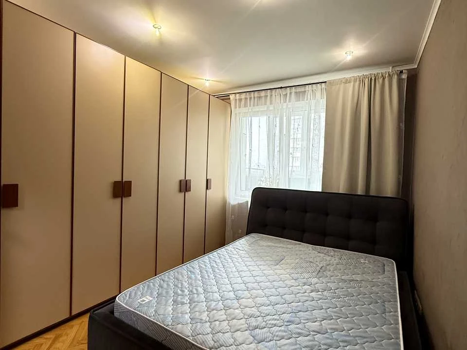 Квартира. Киев, Печенежская ул.