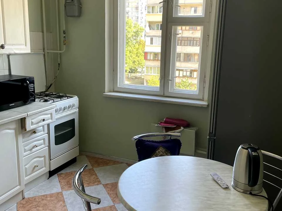 Квартира. Київ, вулиця Лариси Руденко