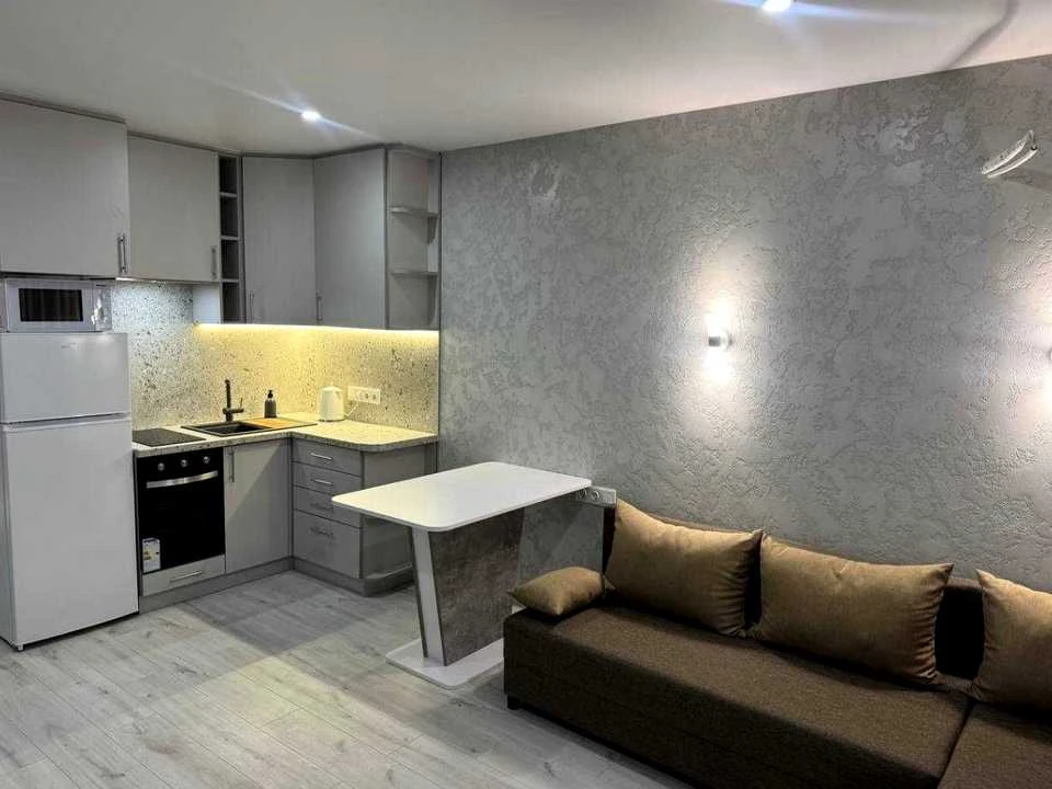 Apartment. Revutskogo st.