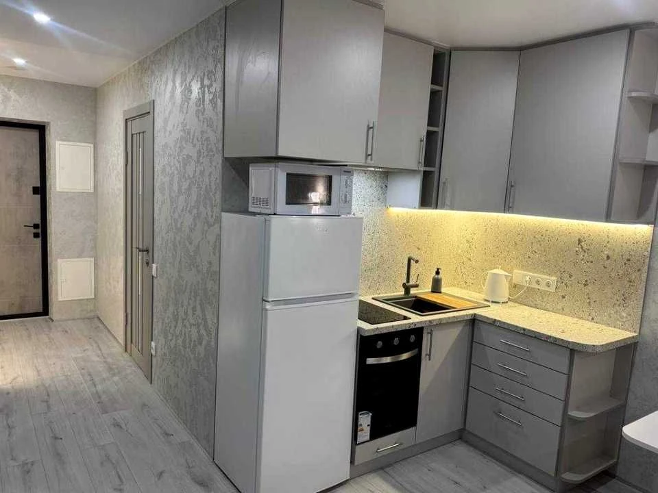 Apartment. Revutskogo st.