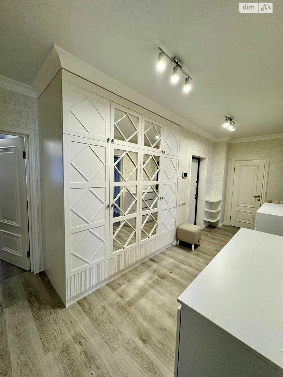 Long-Term Rental - 3-Bedroom Apartment in Poshnyky