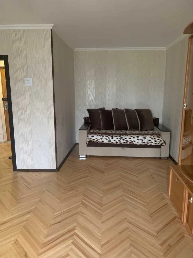 Rent a one-bedroom apartment (40 sq m) in Kyiv, Дарницкий district