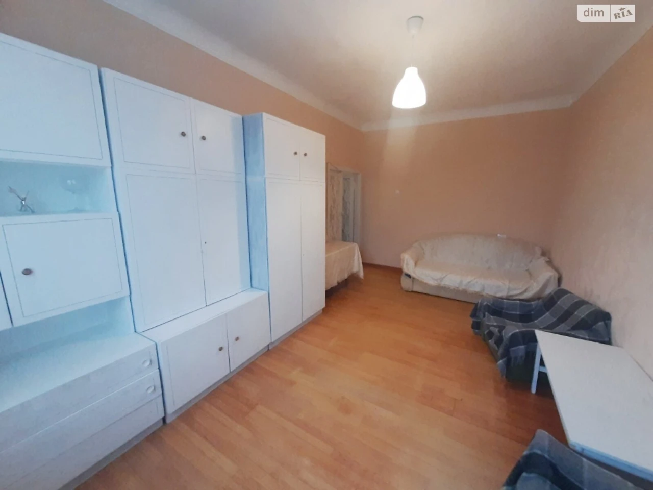 Long-Term Rental Apartment, Perhotravnevyi Massiv