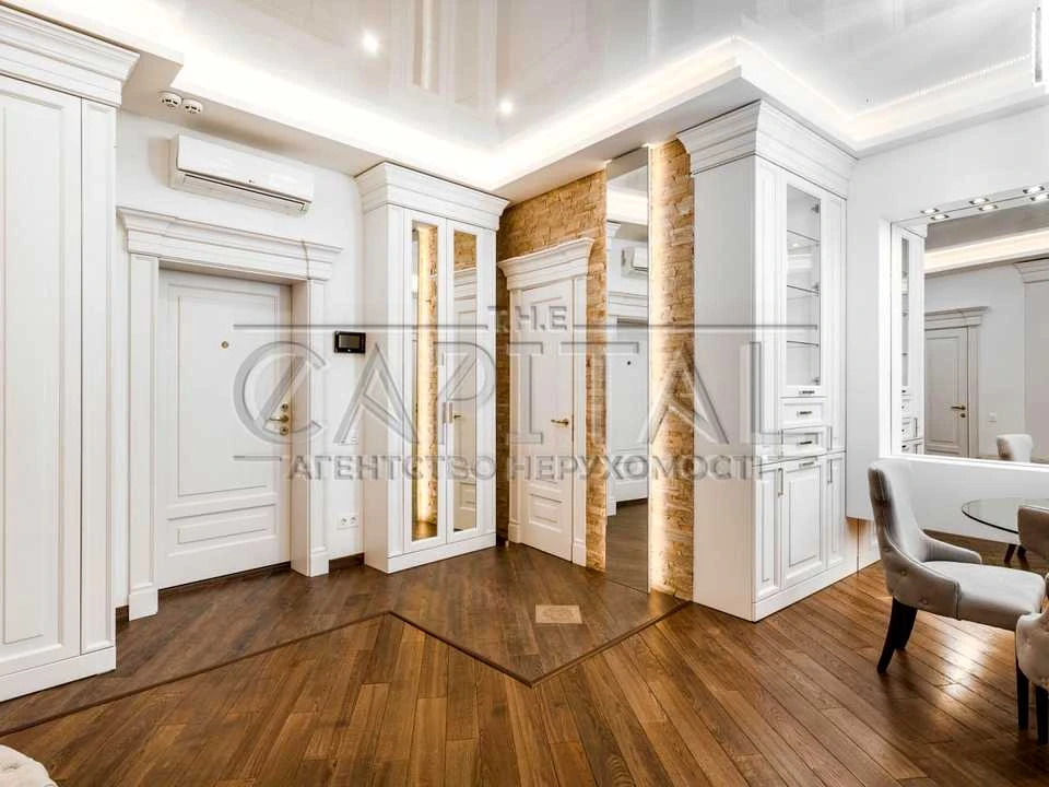Apartment. Kyiv, Saperne Pole st.