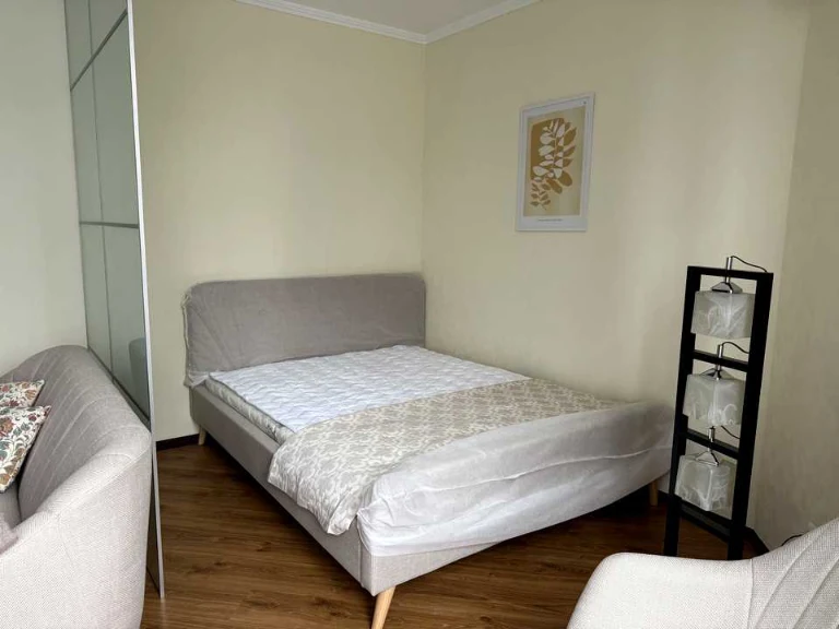 Apartment. Дніprovska naberezhna, вул.