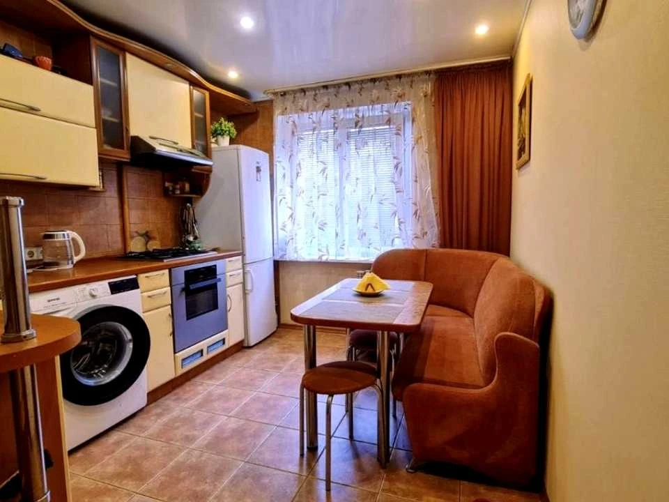 Квартира. Дніпро, Набережна Перемоги вул.