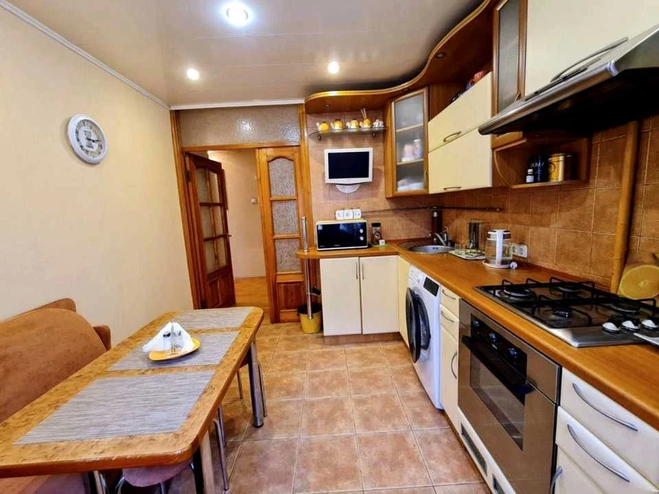 Квартира. Дніпро, Набережна Перемоги вул.
