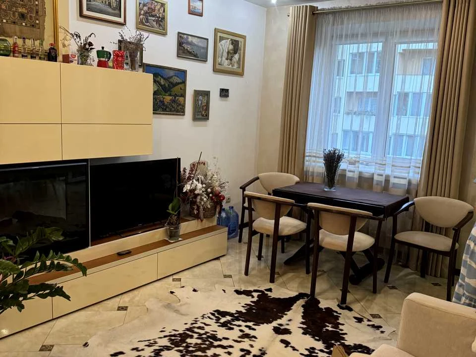 Квартира. Львів, Залізнична вулиця