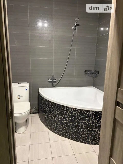 Sale of 3-room apartment 77 sq. m on Sim'yi Kulzhenkiv 31B street • I