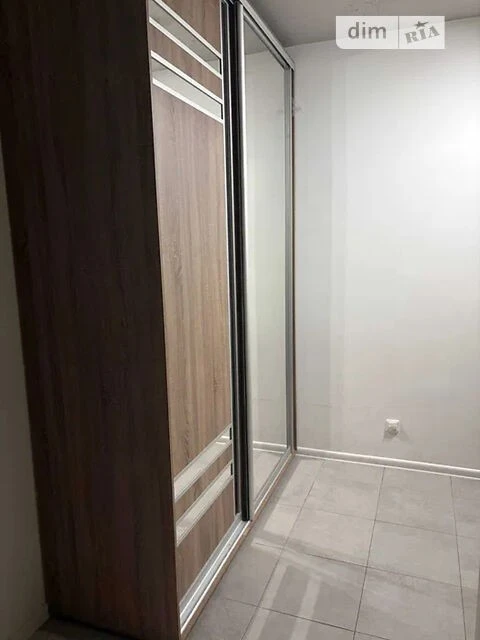 Sale of 3-room apartment 77 sq. m on Sim'yi Kulzhenkiv 31B street • I
