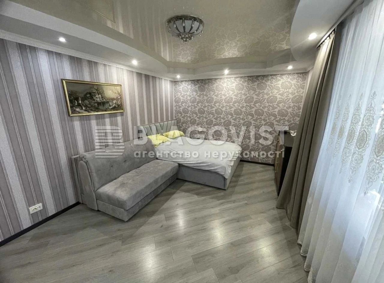 2-room apartment for sale on Sheikh Mansour Battalion Street, Metro