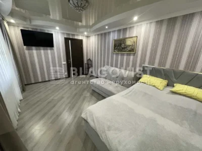 2-room apartment for sale on Sheikh Mansour Battalion Street, Metro