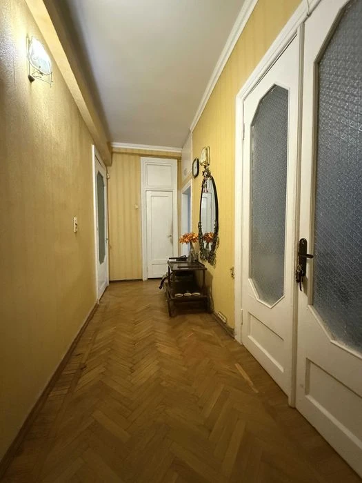 2 комн.сталинка в Центре на Ришельевской /2 этаж/БЕЗ КОМИССЫ