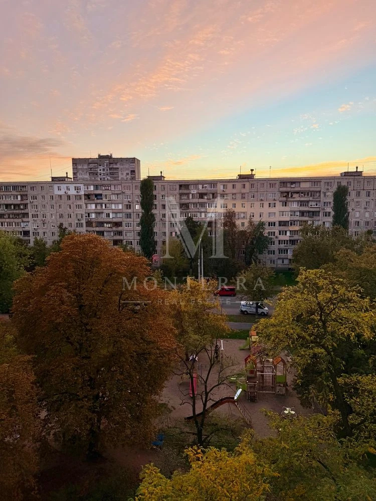 Sale without commission of a 1-room apartment at 36 Milutenka Street, with