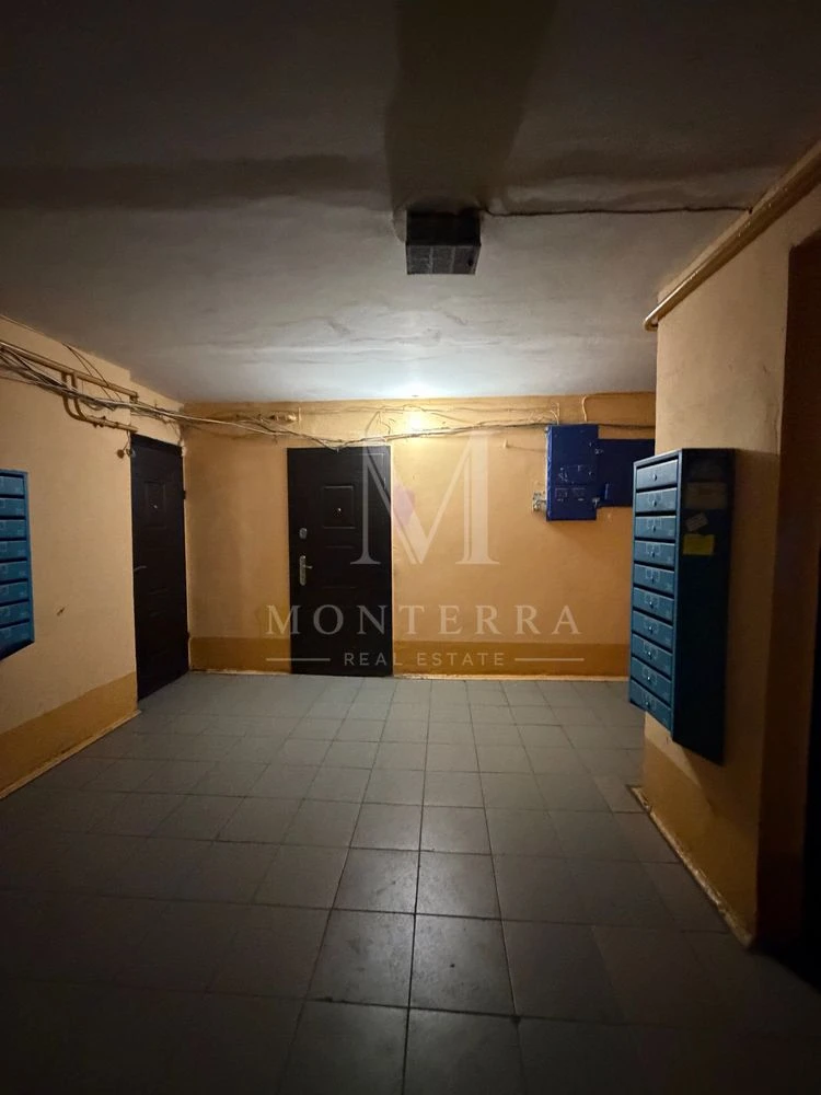 Sale without commission of a 1-room apartment at 36 Milutenka Street, with