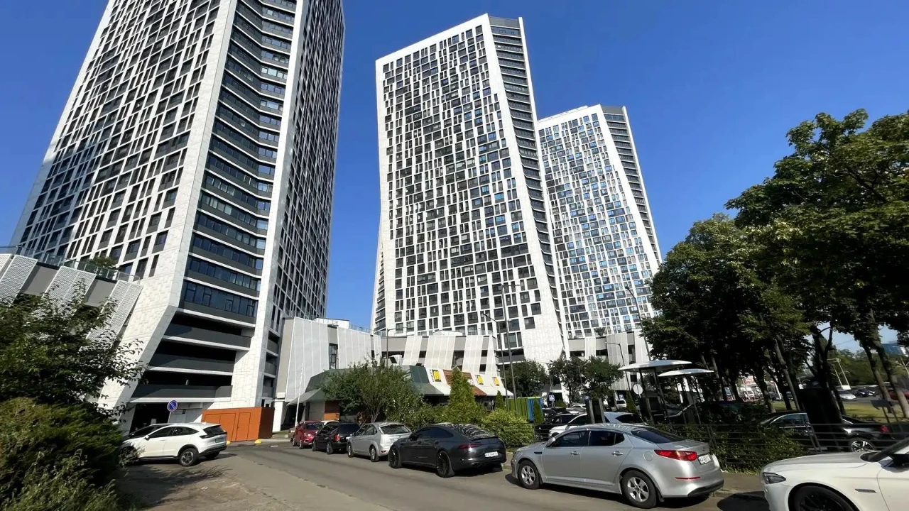 Apartment for Sale in the Manhattan Residential Complex