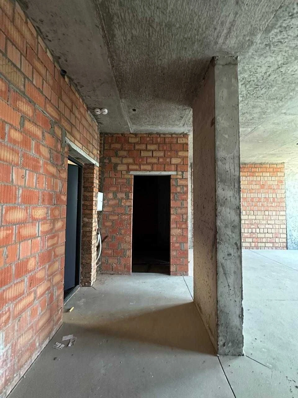 Продається 2-к квартира з видом на Дніпро у ЖК «Русанівська