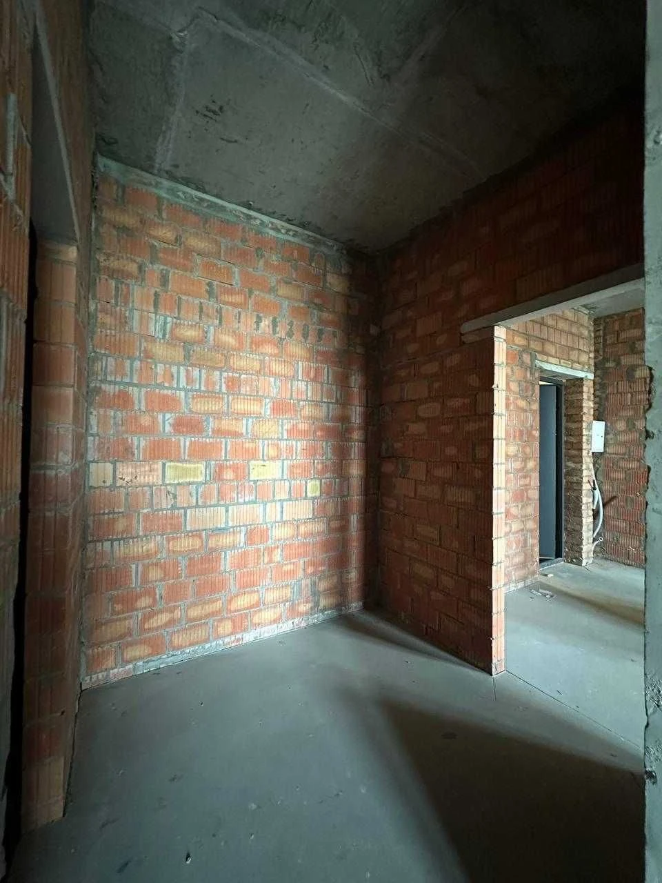 Продається 2-к квартира з видом на Дніпро у ЖК «Русанівська