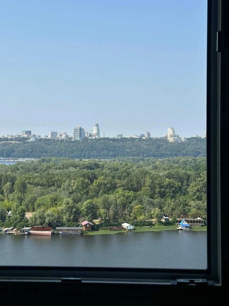 Продається 2-к квартира з видом на Дніпро у ЖК «Русанівська