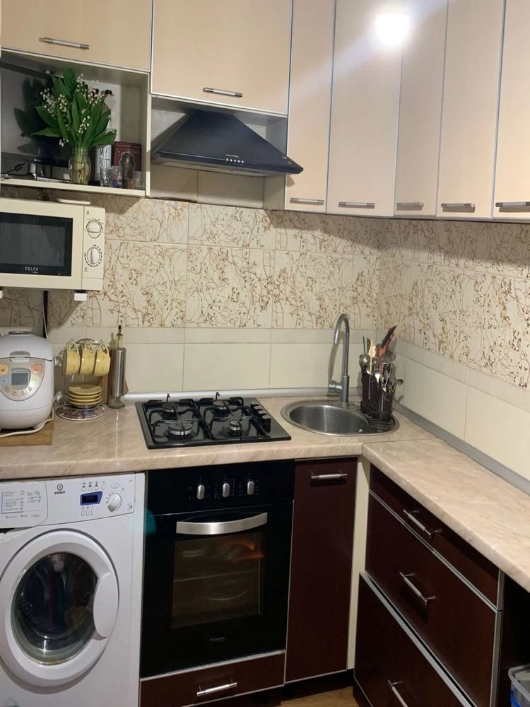 For sale 3-room apartment in the Znapa area