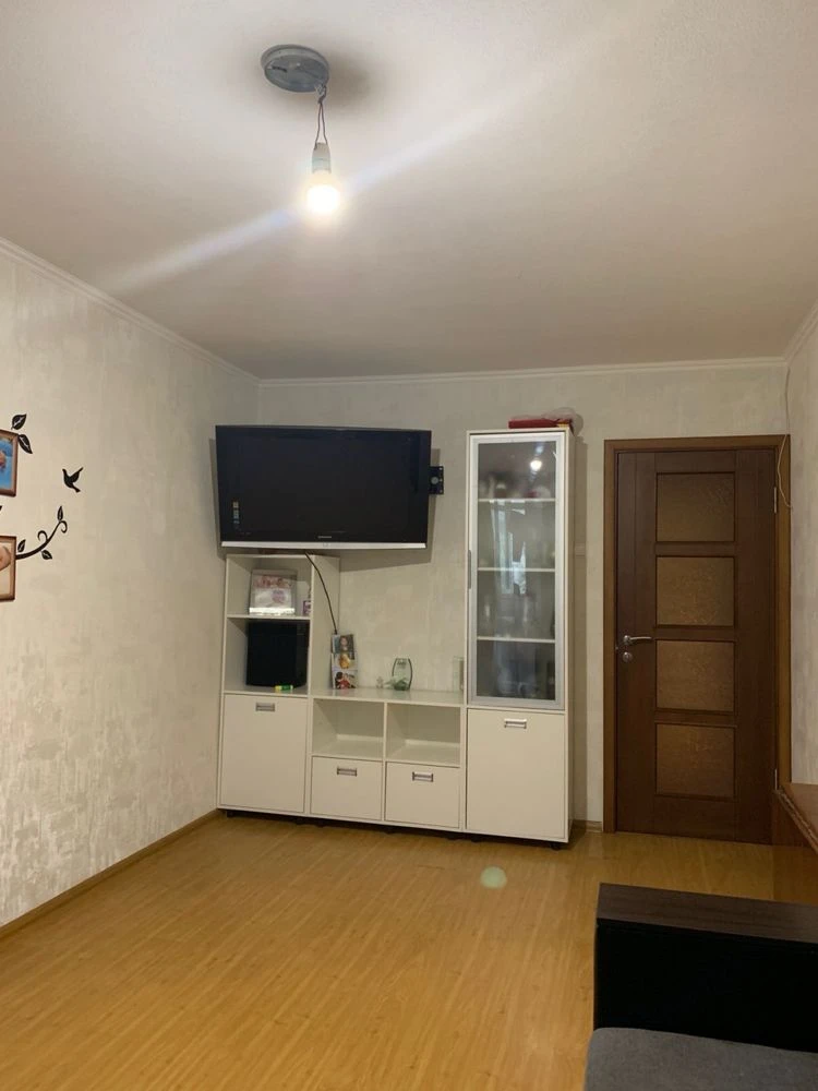For sale 3-room apartment in the Znapa area