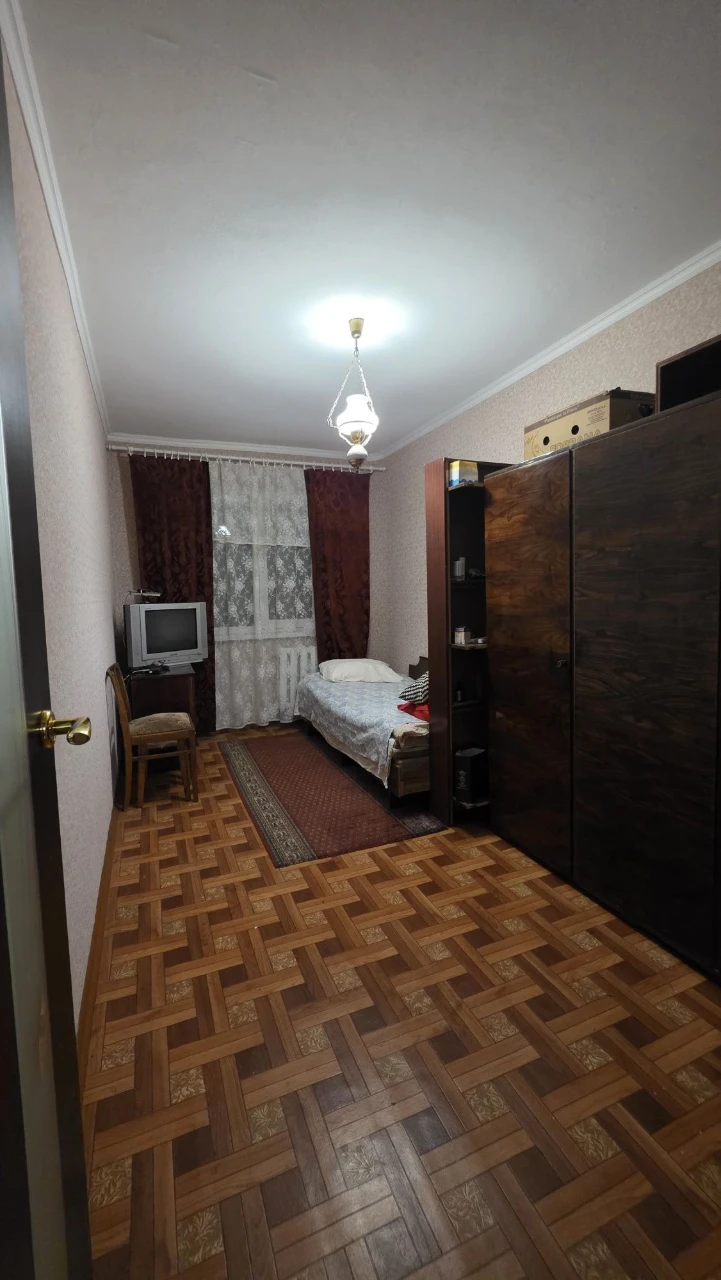 3 bedroom apartment in the area of Avot vokzalu, 3/5