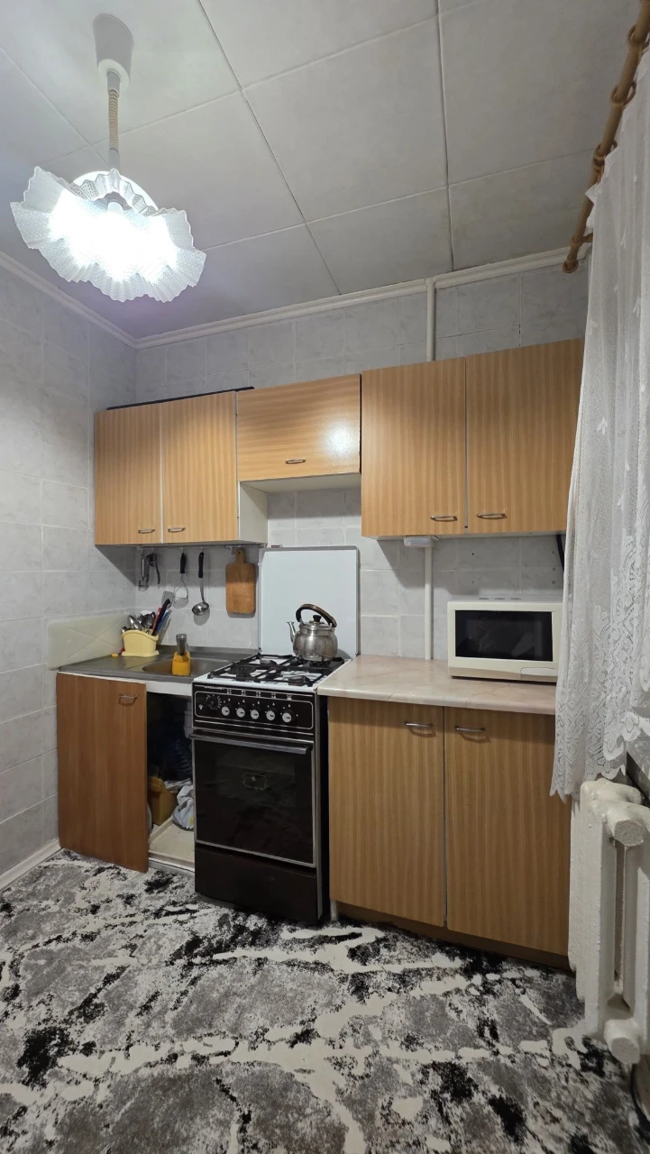 3 bedroom apartment in the area of Avot vokzalu, 3/5