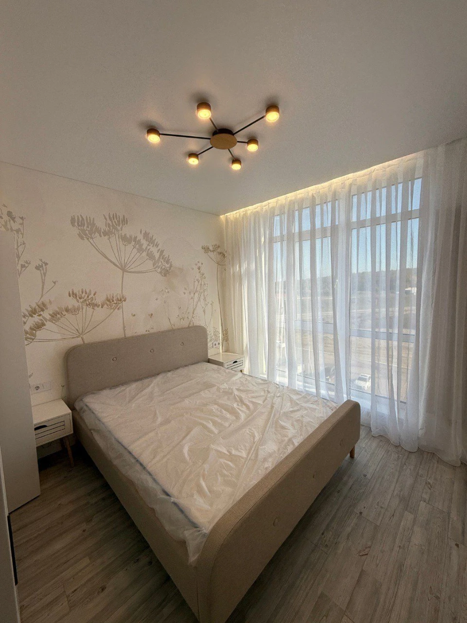 Продам квартиру 39м² з новим ремонтом та меблями! Програми —