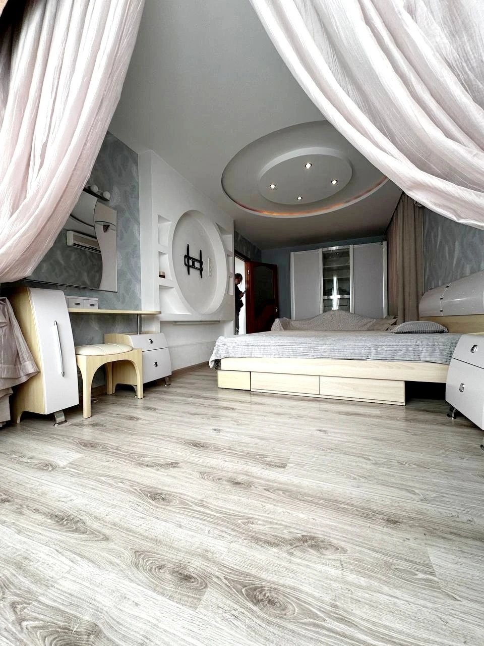 Apartment for Sale Near the Sea, 93 sq m with a Gift