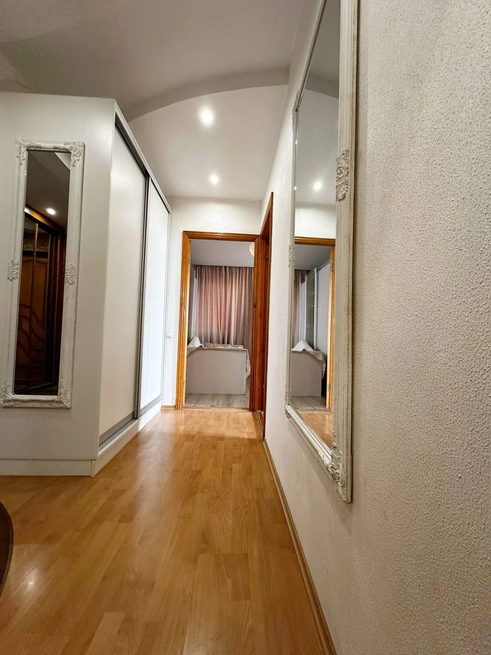 Apartment for Sale Near the Sea, 93 sq m with a Gift
