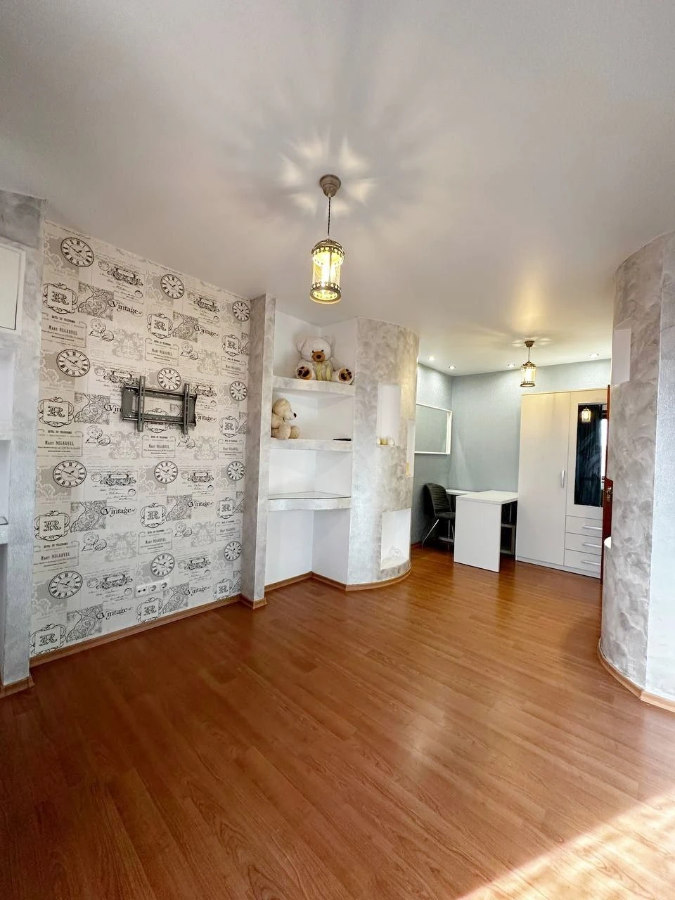 Apartment for Sale Near the Sea, 93 sq m with a Gift