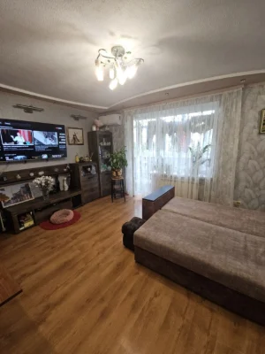 Цена снижена. Продам 3-комнатную квартиру улучшенного планировки