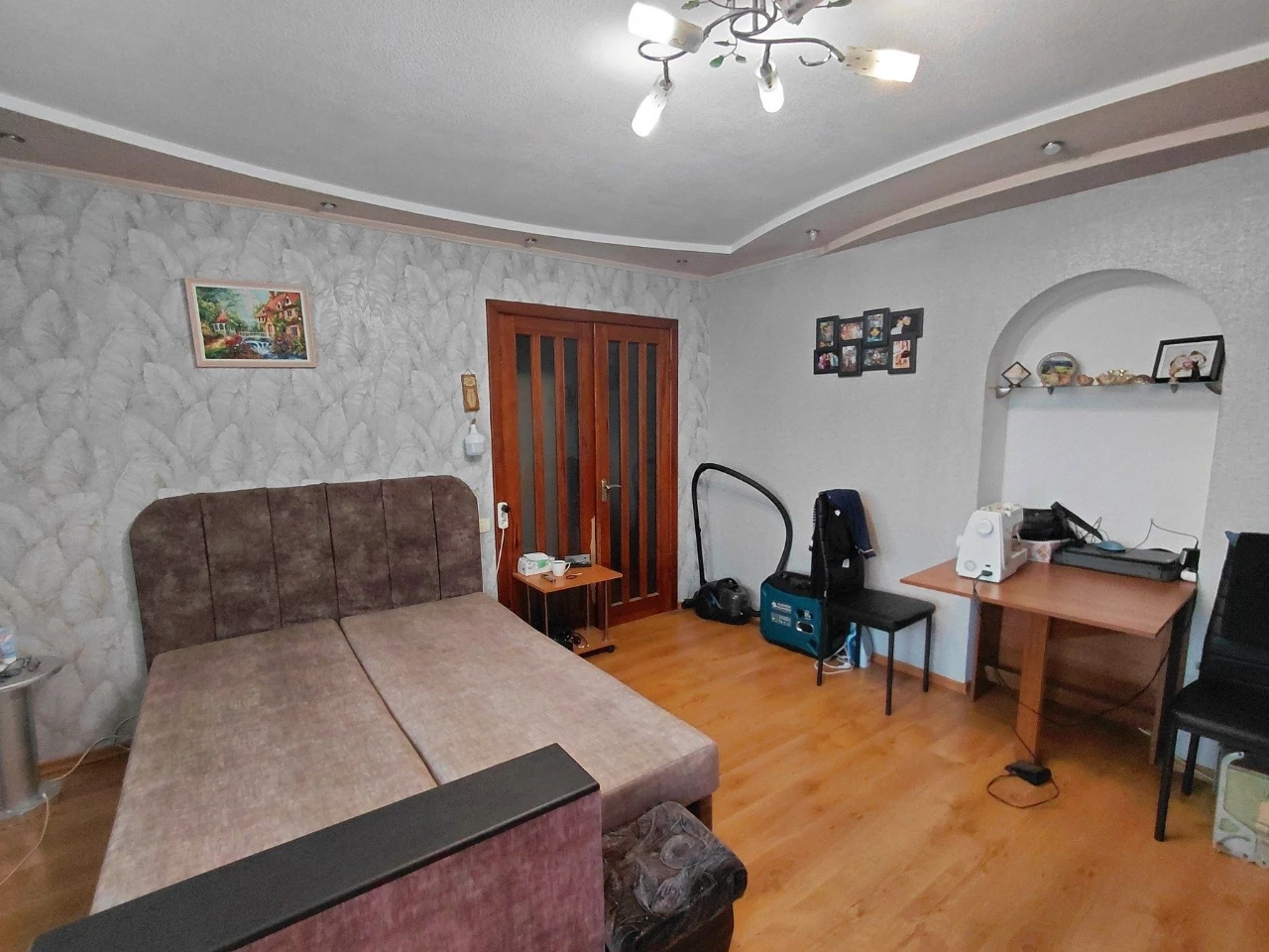 Цена снижена. Продам 3-комнатную квартиру улучшенного планировки