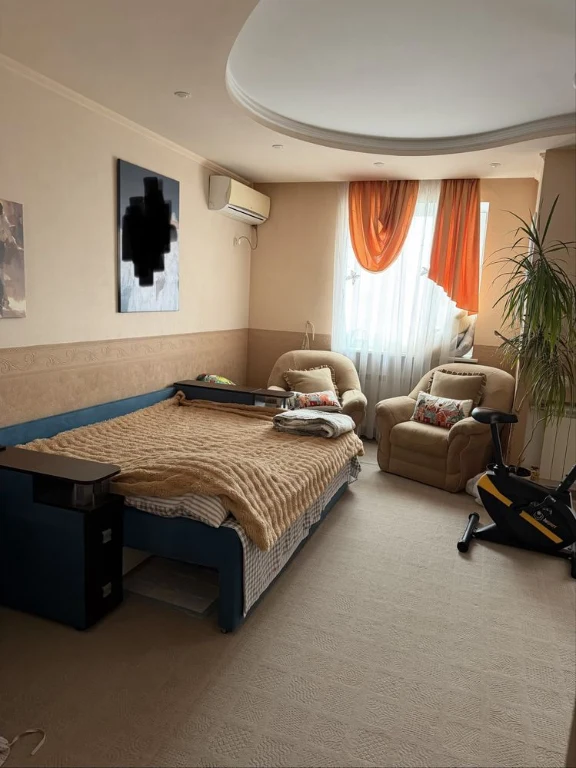 Owner selling apartment