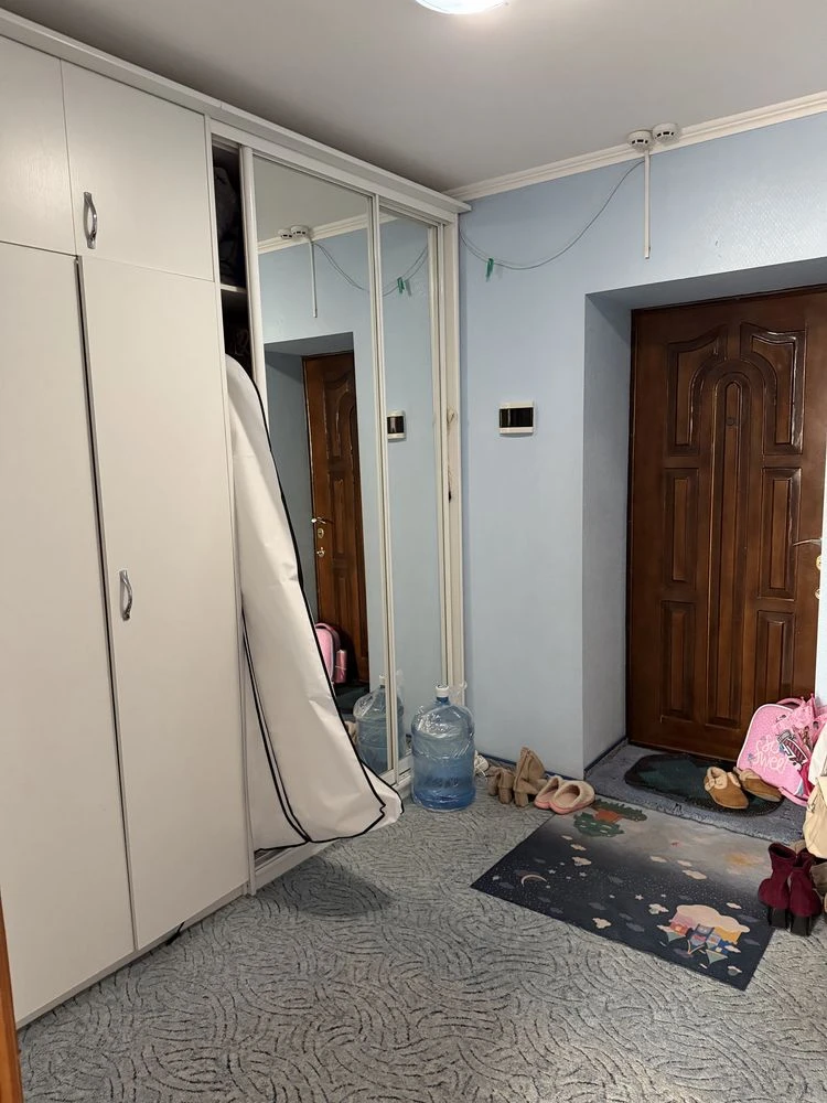 Owner selling apartment